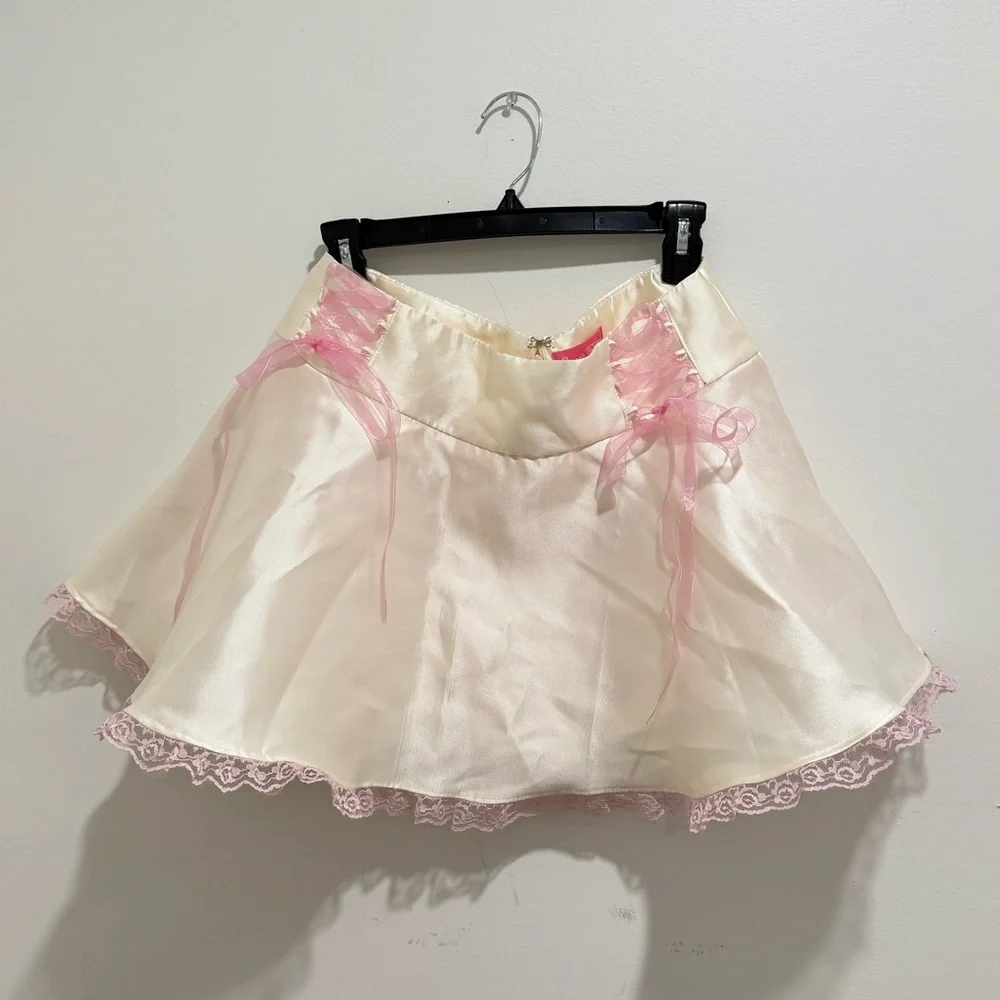 Cream and Pink Satin Lace Skirt - Picture 4 of 7